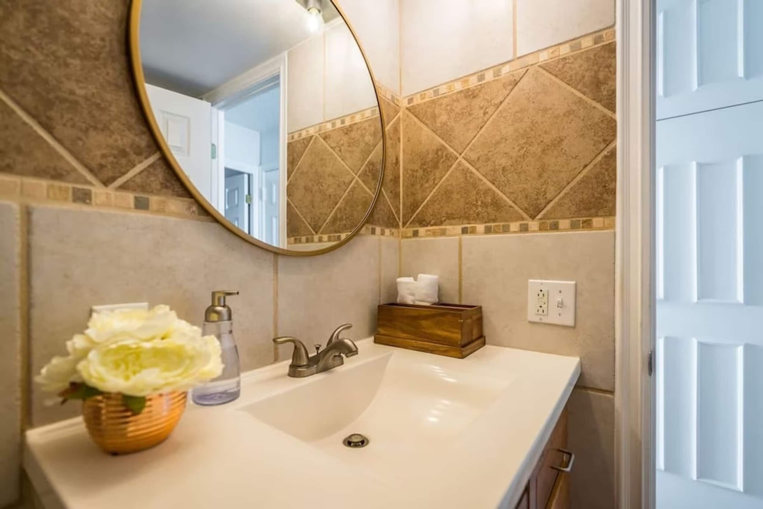 Condo in Kihei · ★4.75 · 1 bedroom · 2 beds · 1 private bath - Image 24