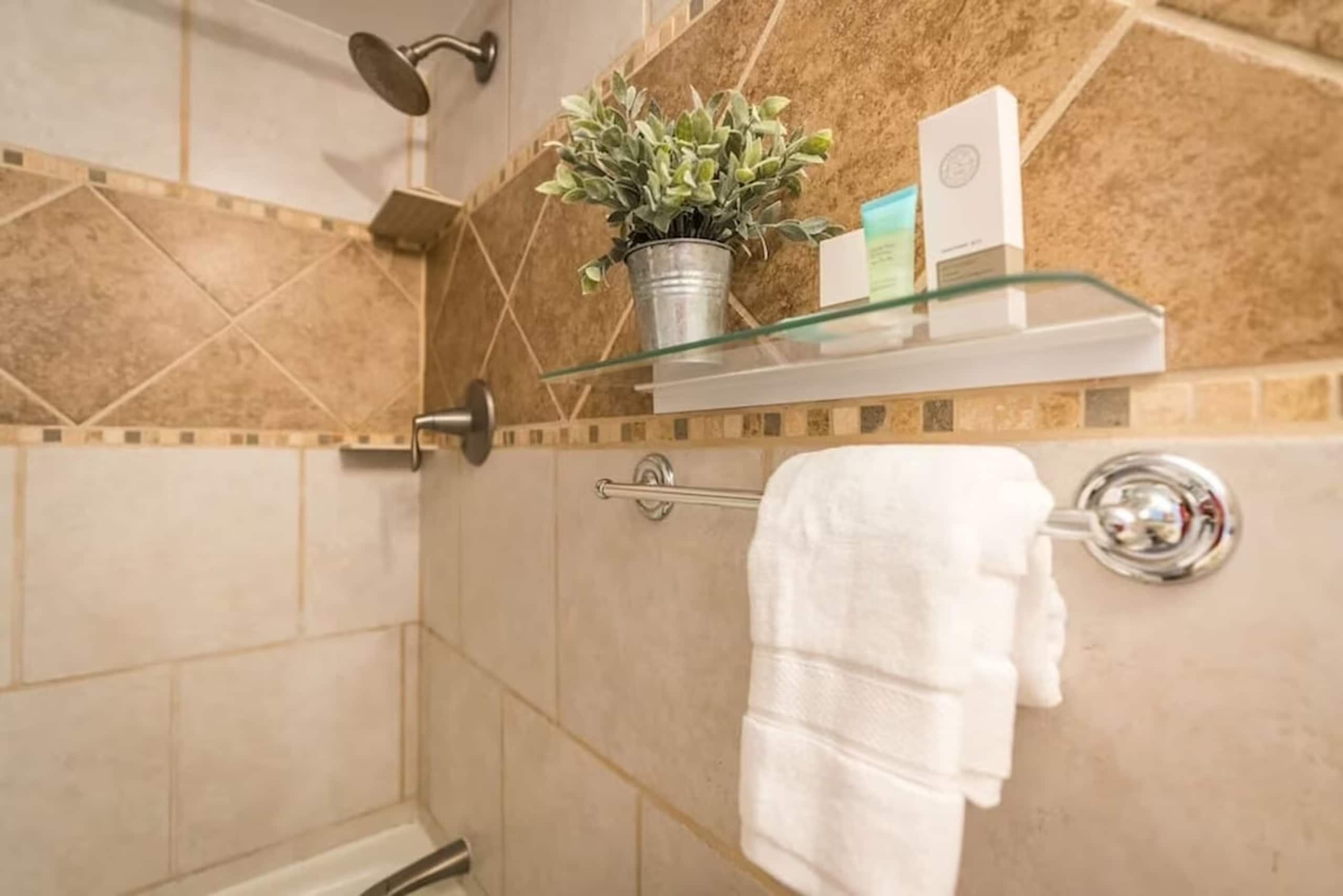 Condo in Kihei · ★4.75 · 1 bedroom · 2 beds · 1 private bath - Image 26