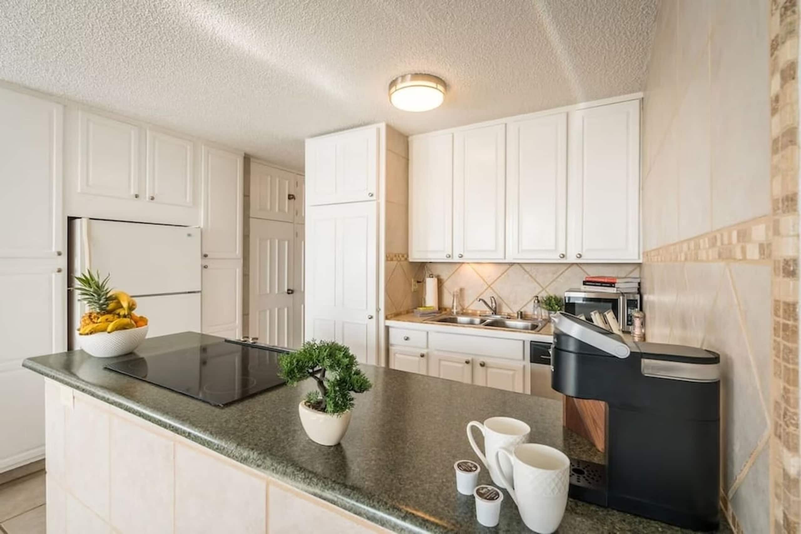 Condo in Kihei · ★4.75 · 1 bedroom · 2 beds · 1 private bath - Image 12