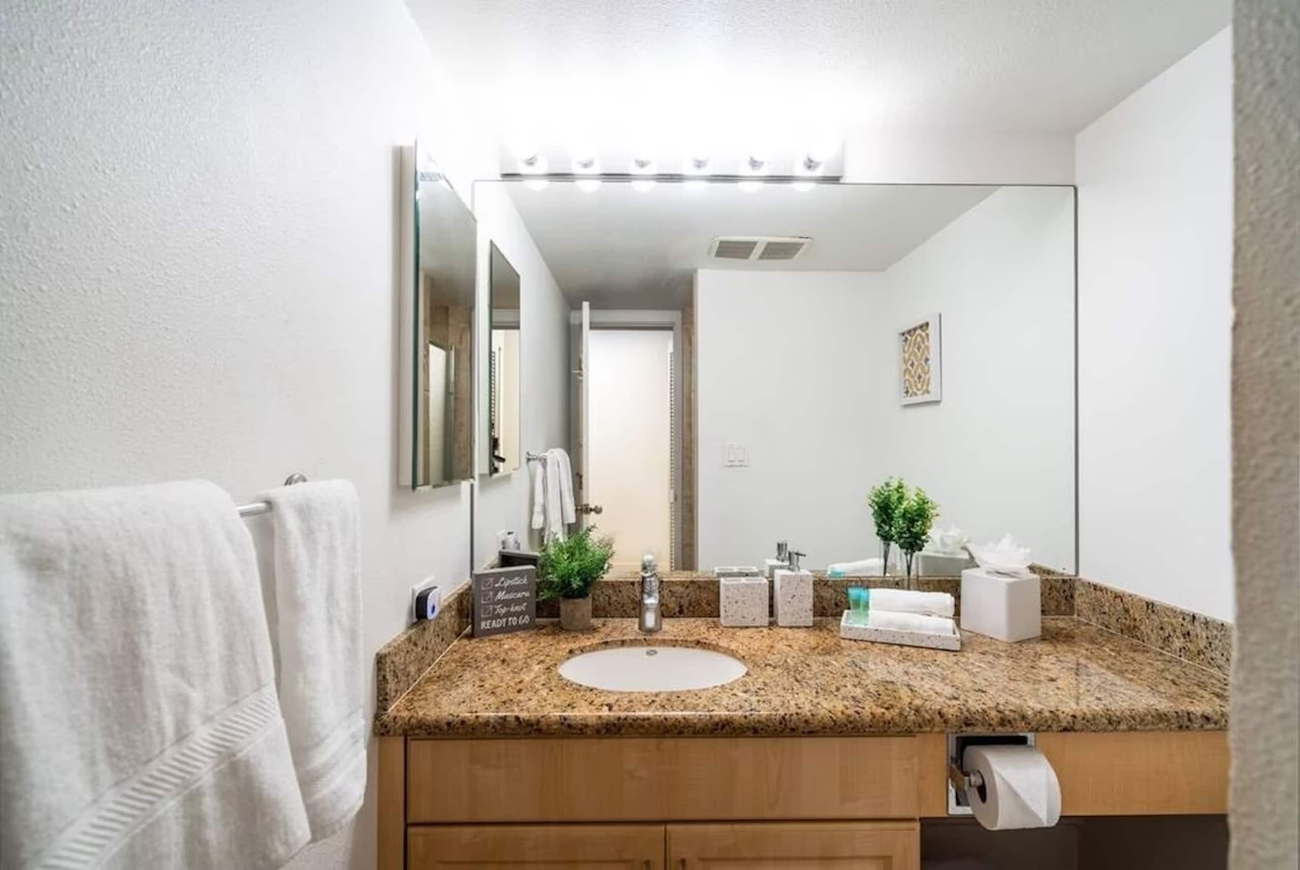 Condo in Kihei · ★5.0 · 1 bedroom · 2 beds · 2 baths - Image 24
