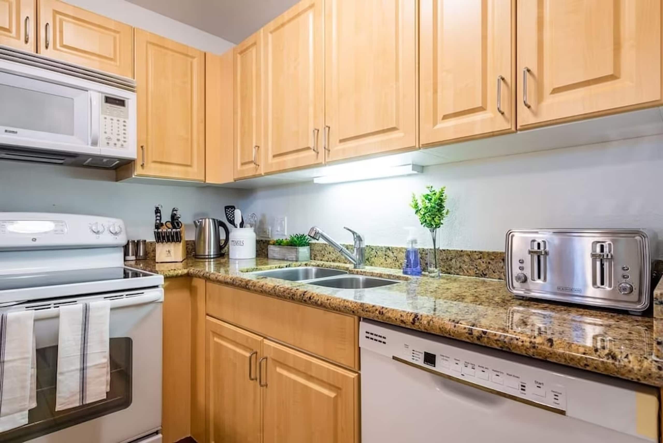 Condo in Kihei · ★5.0 · 1 bedroom · 2 beds · 2 baths - Image 12