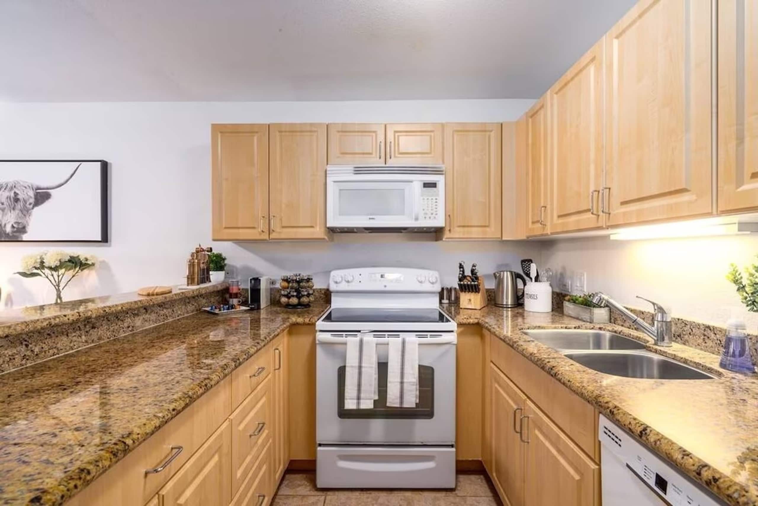 Condo in Kihei · ★5.0 · 1 bedroom · 2 beds · 2 baths - Image 11