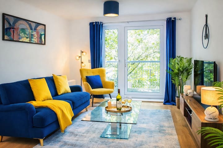 City Centre 2br • Balcony •Free Parking •2 Toilet - Milton Keynes