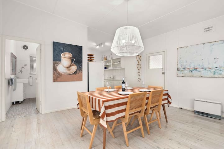 Whitewash Cottage By Experience Jervis Bay - Jervis Bay