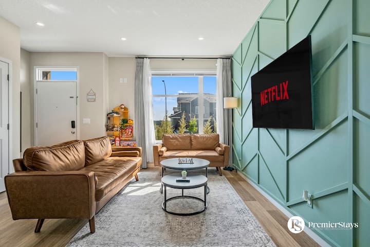 Near Airport »Family Friendly »King Bed - Calgary