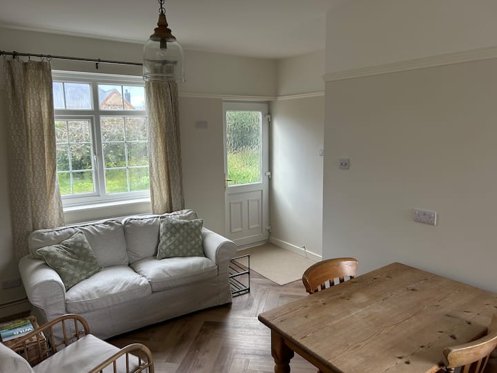 Westhaven - A Cosy Coastal Retreat In Porthcawl - Porthcawl