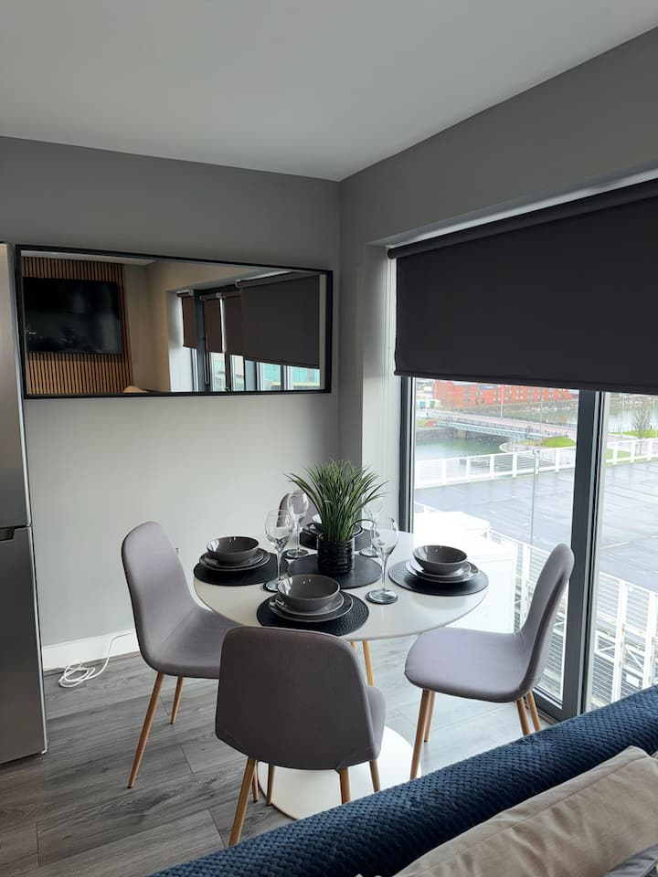 Relaxing Waterfront Stay Near Albert Dock Sleeps 8 - Birkenhead