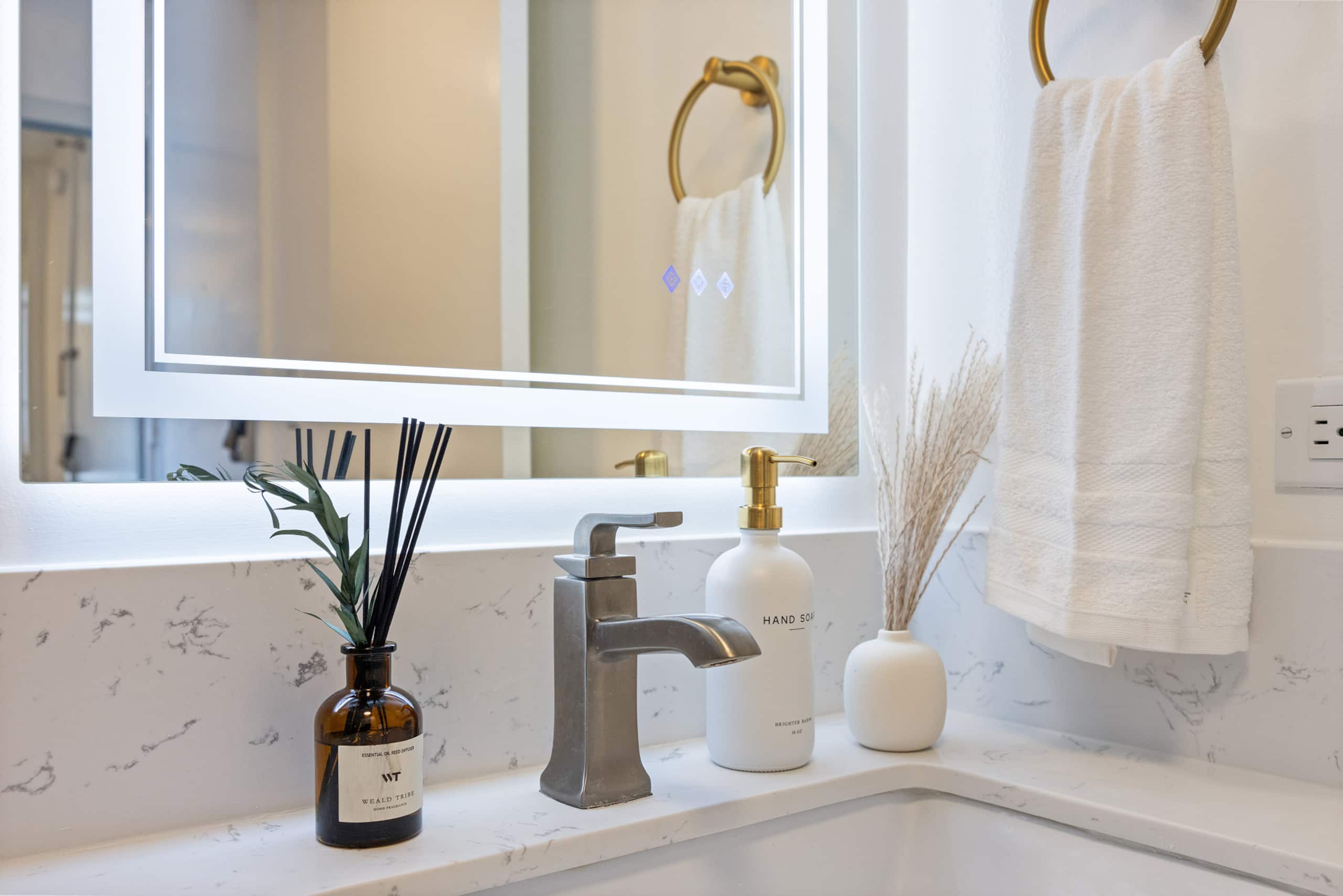Endless Blue Horizon – Luxury Oceanview Stay - Image 32