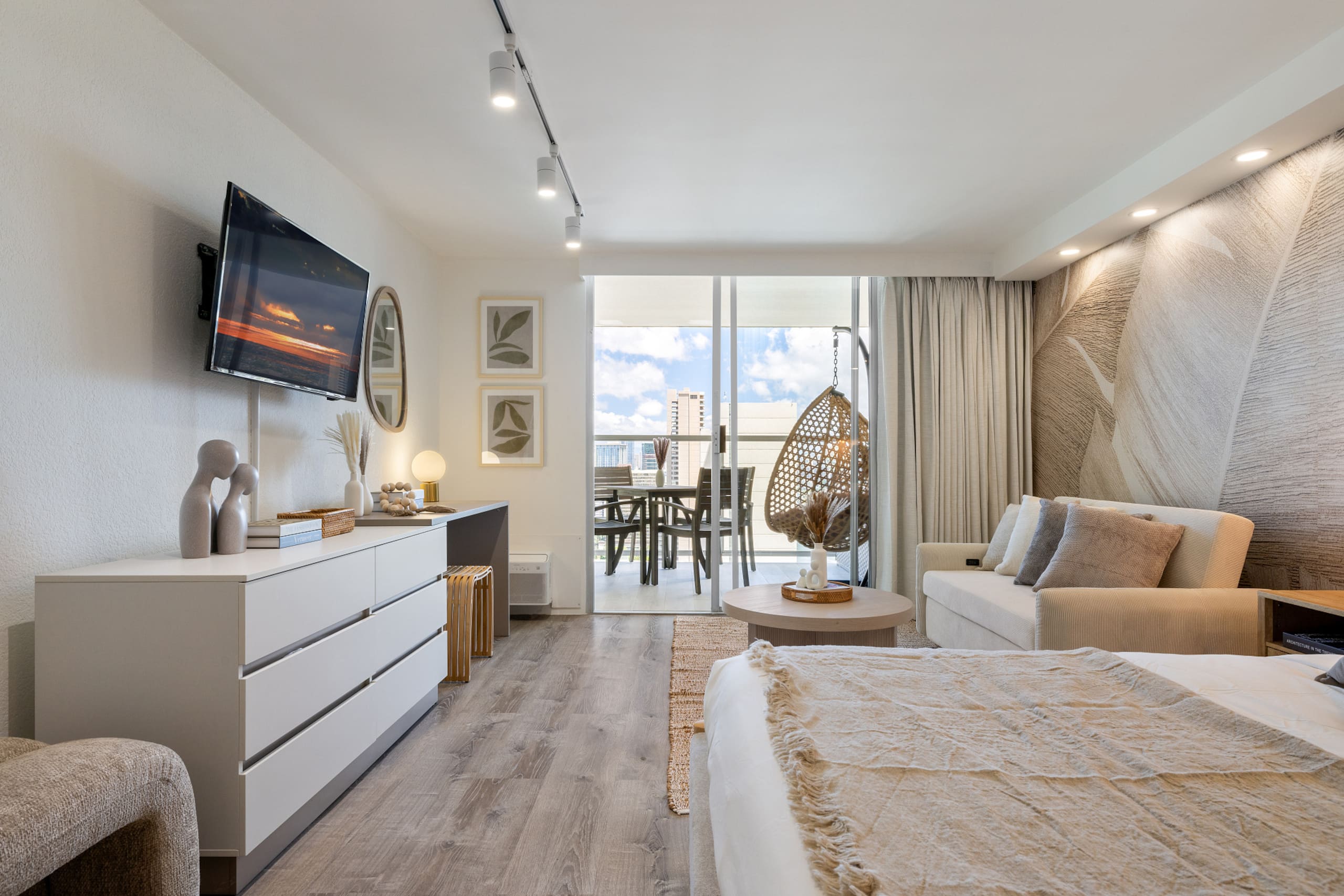 Endless Blue Horizon – Luxury Oceanview Stay - Image 2