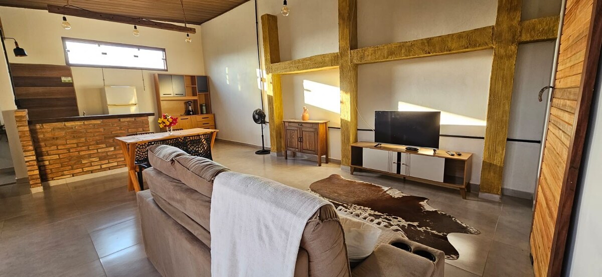 Anúncio popular: Texas Cabin Hydro, Mountains, Barbecues, Private em Lindóia