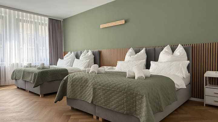 Large downtown oasis in Kiel for groups & families