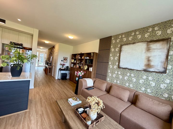 Bright And Comfortable Private Room In Townhouse - St. George, Canada