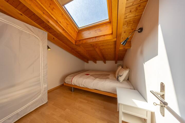 R6M23472-HDR