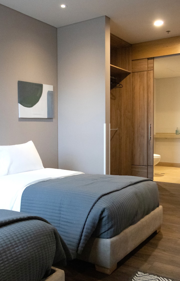 Druga spavaća soba s ugradbenim ormarom i privatnom kupaonicom 