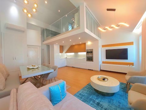 Top performing Airbnb: Mar Apt at Historic & Beach center Lagos in São Gonçalo De Lagos