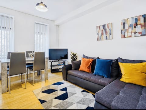 Top Airbnb: 2-Bedroom | Manchester | Book Early | Save Big in Rusholme