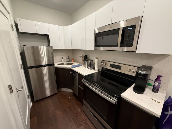 Charming & Chic Rittenhouse Studio Apt + Laundry - South Street - Philadelphia