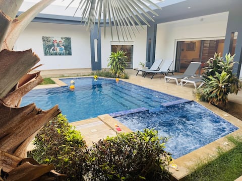 Paradise Riad Villa facing the Somone Lagoon