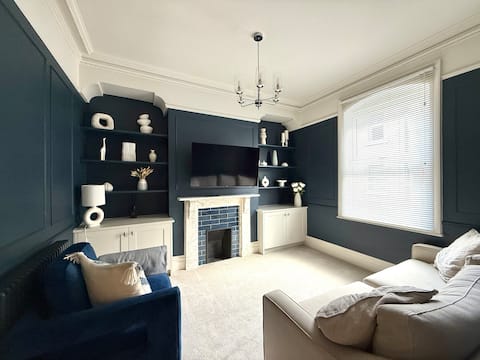 Successful Airbnb property: Victorian Home Newly renovated • Free parking in Fulford