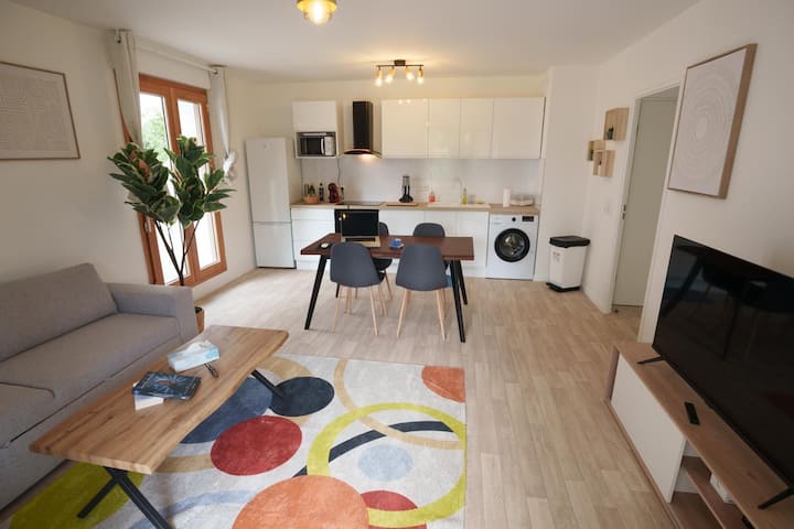 Chambre Confortable Pour Séjour Agréable - Marne-la-Vallée