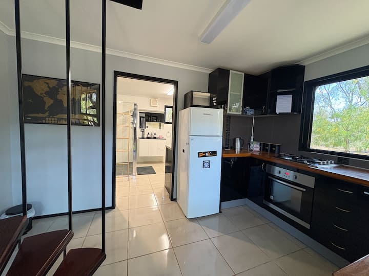 The Rubyvale Cubby Retreat - Sapphire