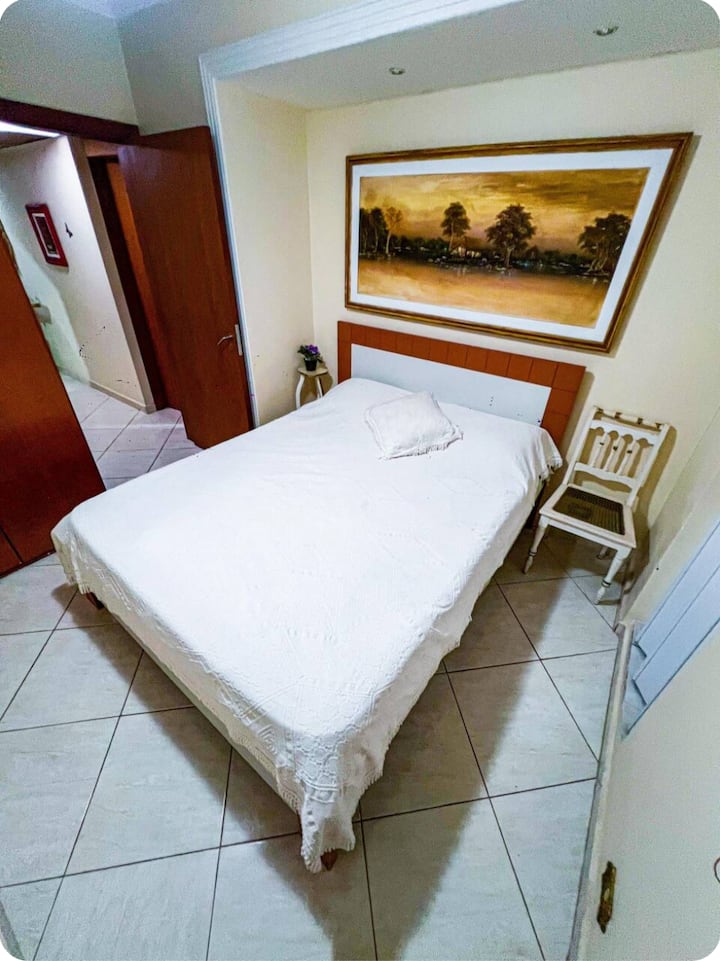 Suite con una cama tamaño king, completa...