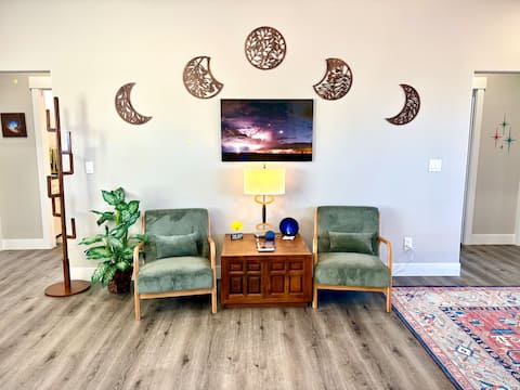 Successful Airbnb property: The Romantic Milky Way Manor with Epic Utah Views in Kanab / Lake Powell