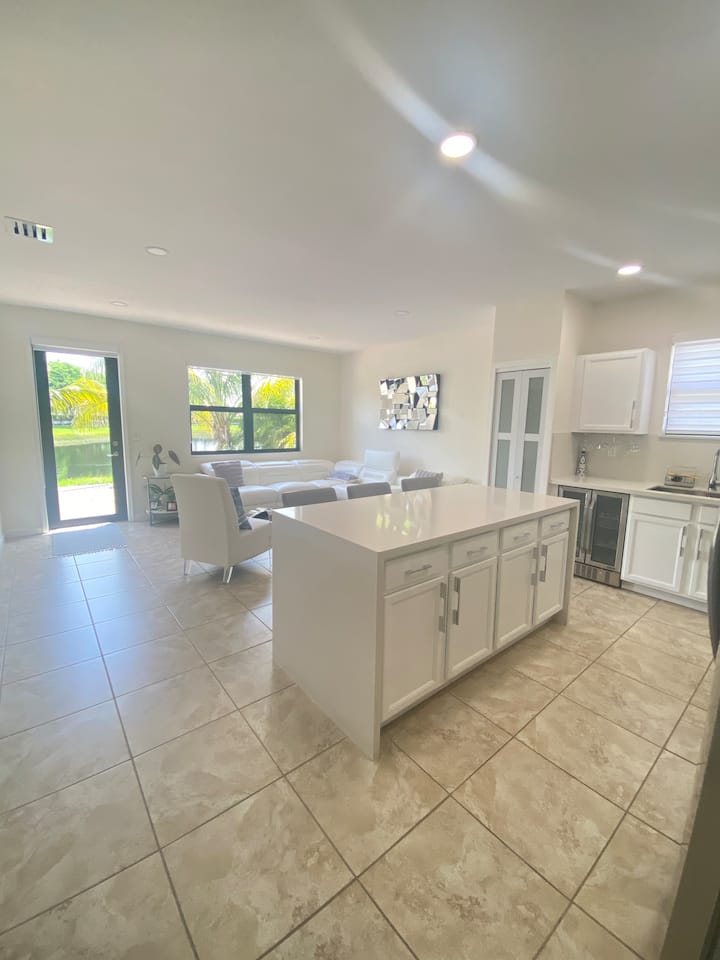 Cozy, Warm, Happy Place To Relax. - Homestead, FL