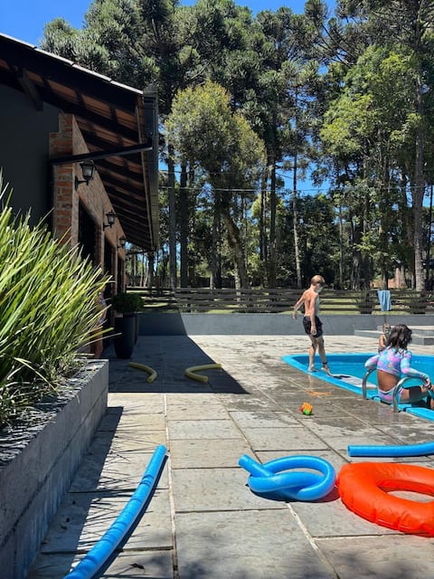 Popular Airbnb listing: Fursthaus large house for 12 people with pool in Campo Alegre
