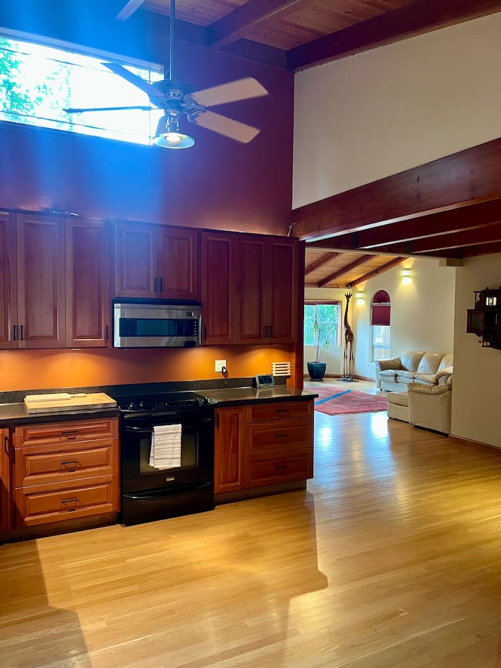 Harper Crane House #1 Of 2 Private Residences - Garberville, CA