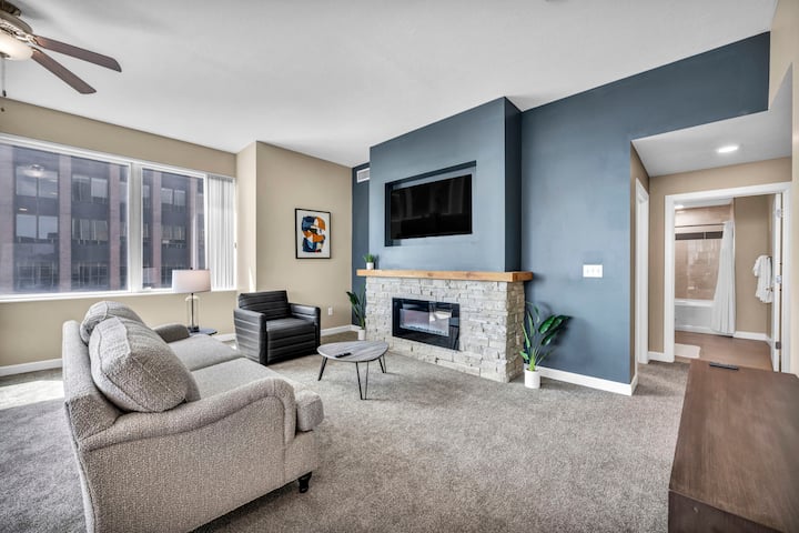 21st Floor Penthouse | Amazing Views Of Downtown! - Cleveland, OH