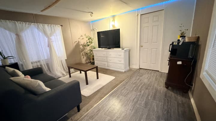 Room With Batroom Inside In Moviblehome - Anchorage, AK
