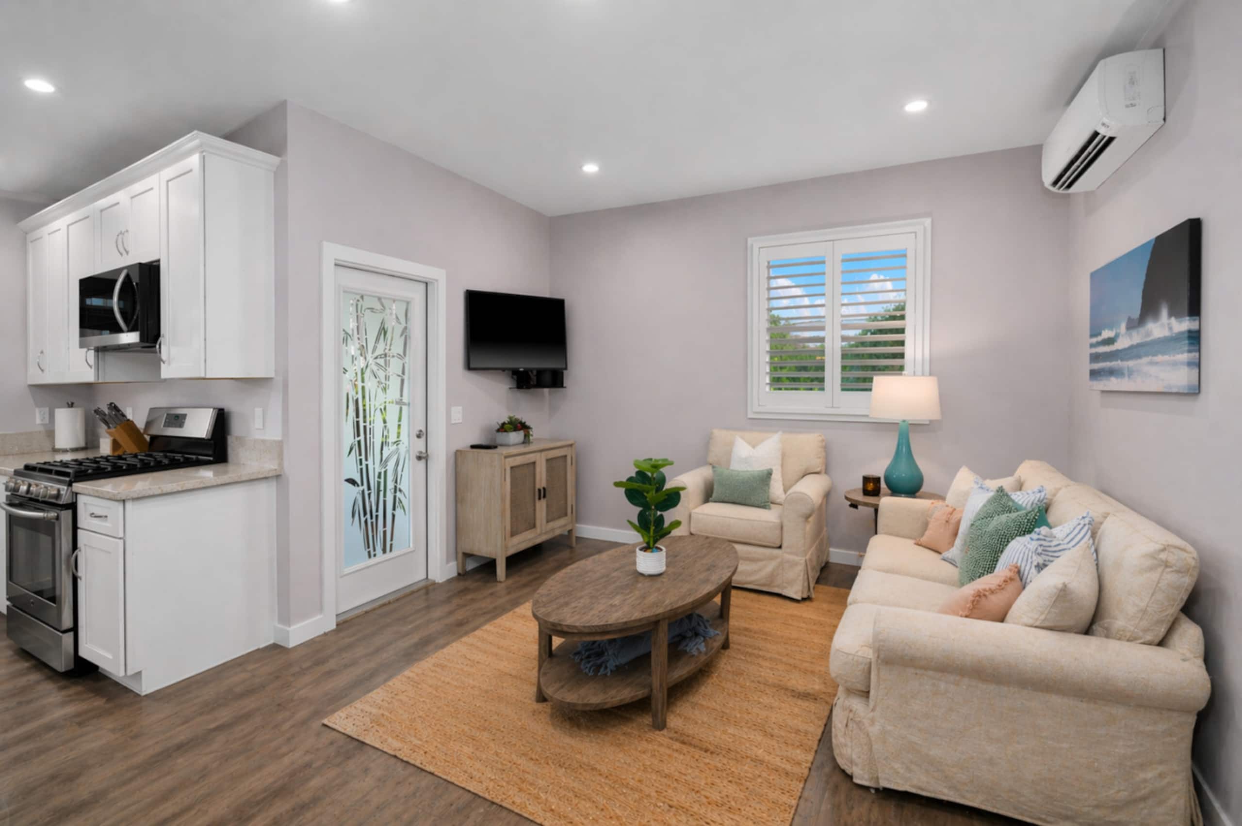 *NEW 2BD Luxe Beach Cottage |Pool PickleB Gym| AC - Photo 11