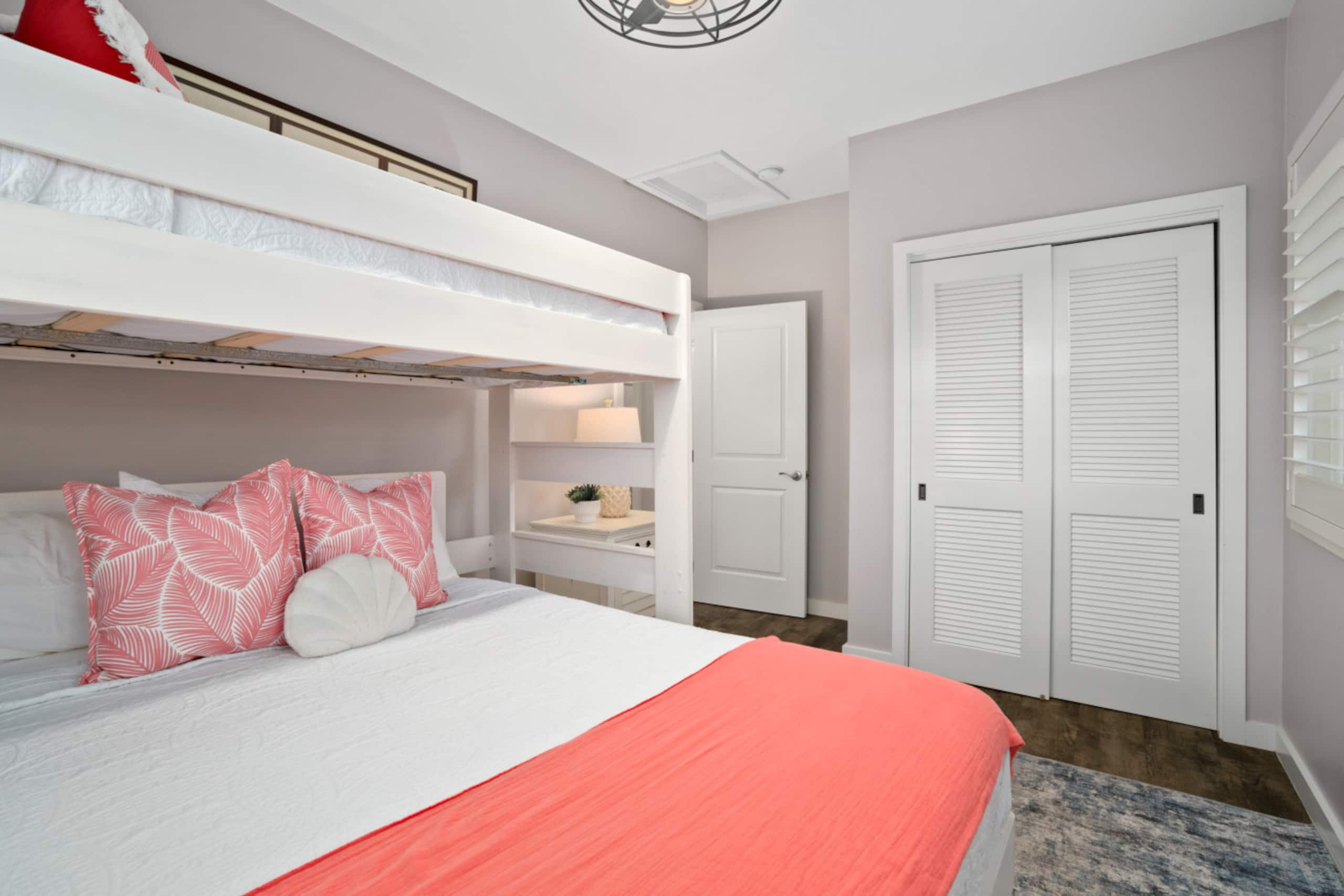 *NEW 2BD Luxe Beach Cottage |Pool PickleB Gym| AC - Photo 17