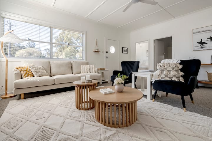 *Winter Weekend Special Peggy's Place Mollymook* - Mollymook