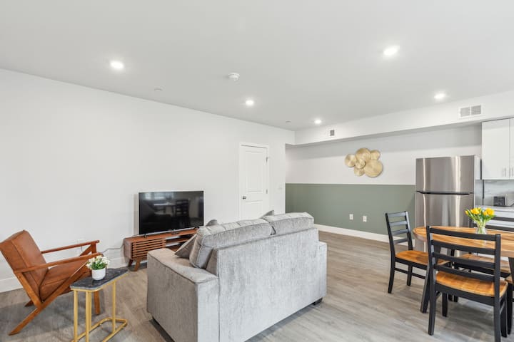 Sal | 2br/2.5ba Bi-level Apt W/ Free Parking - 5 - Camden, NJ
