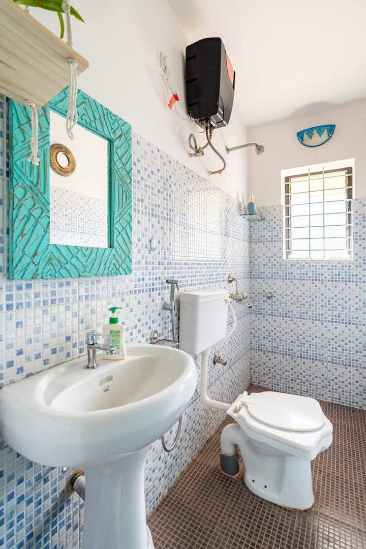 Full bathroom 2 image 1