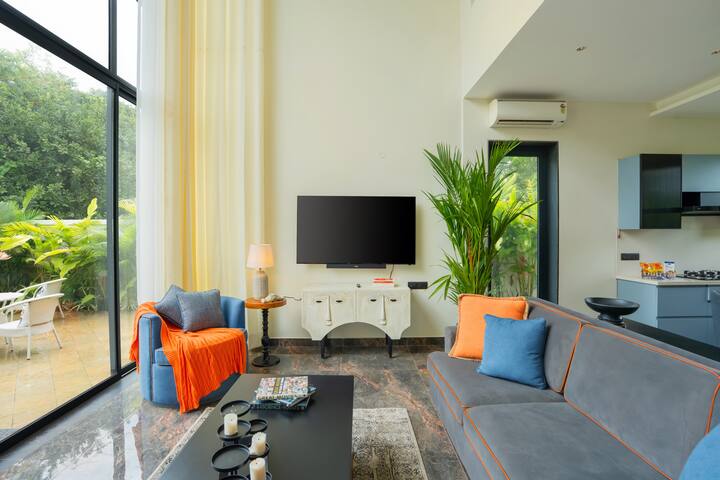 ELIVAAS Purosol · Tropical Getaway W/ Pvt Pool | Near Famous Beaches