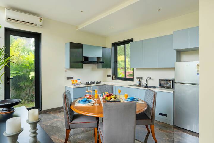 ELIVAAS Purosol · Tropical Getaway W/ Pvt Pool | Near Famous Beaches