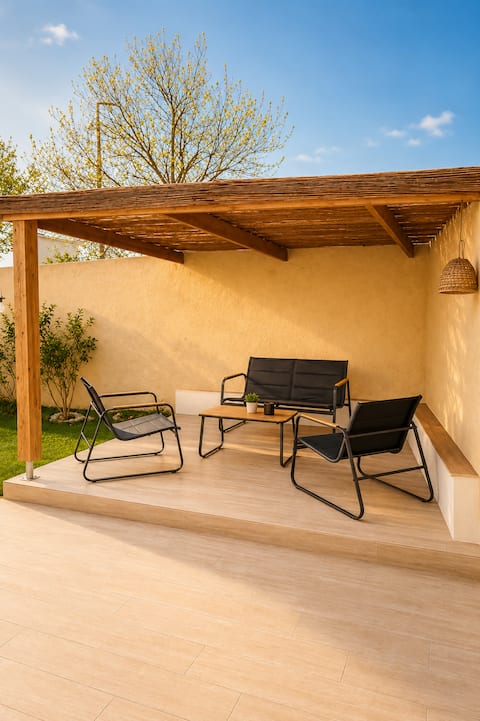 Villa Yenna – 3-Bedroom House / Garden / Parking