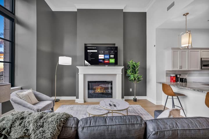 Premium Luxury Condo | Playhouse Sq | Parking $ - Cleveland, OH