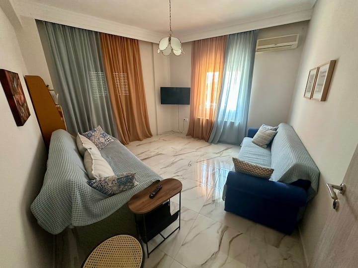 Cozy Flat Near Metro - Thessaloniki Airport Makedonia (SKG)