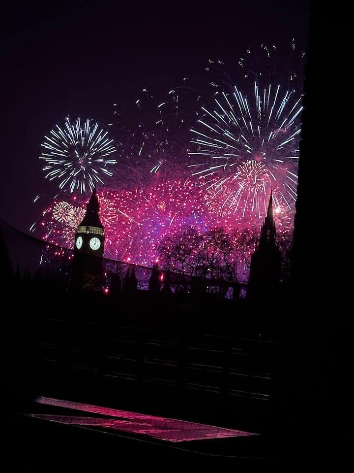 Big Ben & London Eye Views | Cozy Flat - Waterloo Station - London