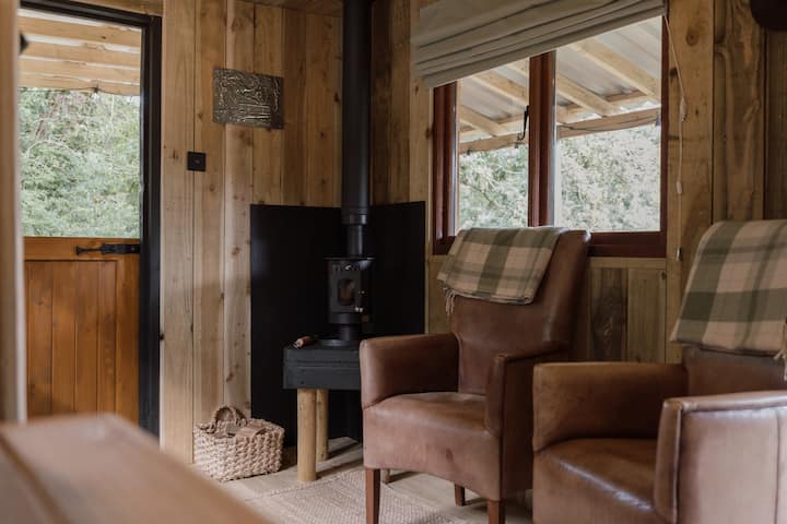 Canal Bridge Cabin - Nantwich