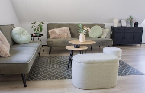 Top performing Airbnb: Stylish stay with loggia in the heart of Alkmaar in Centrum