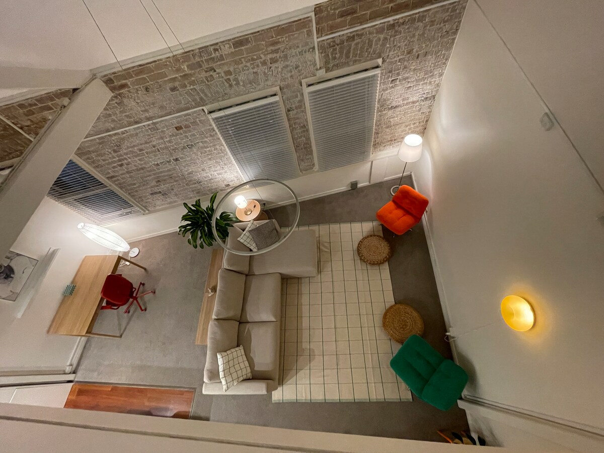 Top Airbnb: The Vintage Loft | Peaceful 2-Bed in Sydney CBD in Sydney