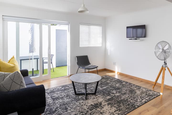 14 Joubert Strand Beach Stay - Somerset West