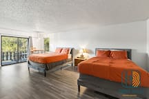 Lakefront Stay-Private Suite+TV+Dining Table