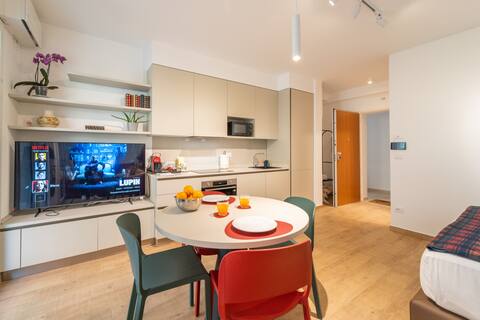 Top Airbnb: Modern Oasis with Exclusive Patio in Bologna