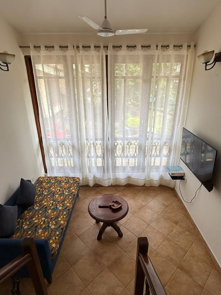 Living room image 3